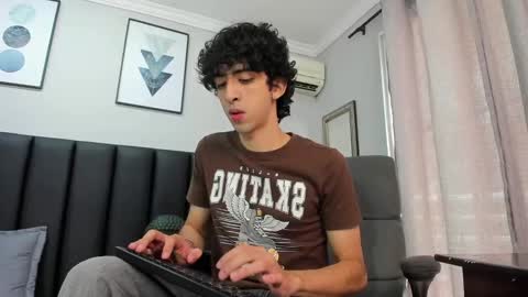 salvatore  online show from February 18, 2025, 2:59 pm