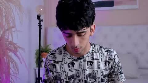 salvatore  online show from October 6, 2025, 9:01 pm