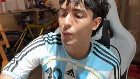 Snapshot of salvatore_montt chatting on June 16, 2026, 4:15 am salvatore_montt online show from June 16, 2026, 4:15 am