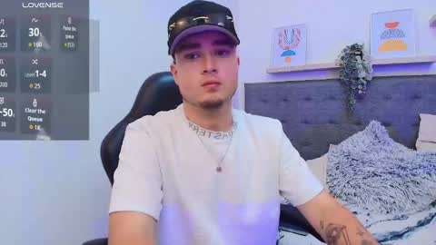 Snapshot of salvatore_muller chatting on September 19, 2025, 10:10 pm Salvatore  online show from September 19, 2025, 10:10 pm