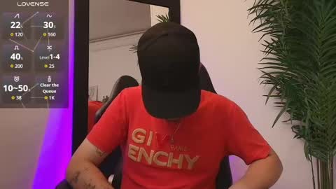 Snapshot of salvatore_muller chatting on September 30, 2025, 11:43 pm Salvatore  online show from September 30, 2025, 11:43 pm