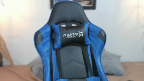 Snapshot of salvatore_romanoo chatting on February 5, 2025, 3:55 am Salvatore online show from February 5, 2025, 3:55 am