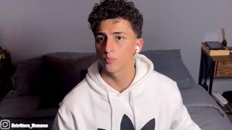 Snapshot of salvatore_romanoo chatting on June 26, 2026, 6:18 am Salvatore online show from June 26, 2026, 6:18 am