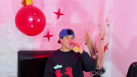 Sam online show from December 19, 2025, 1:18 pm