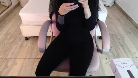 SAM MANSON online show from February 6, 2025, 12:16 pm