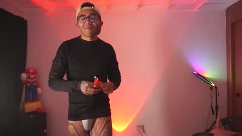 SAMUEL THOMPSON online show from April 26, 2026, 4:10 am