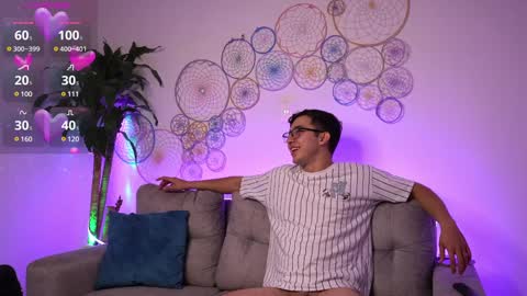 Snapshot of sam_y_sen chatting on December 6, 2024, 10:52 pm Sam Y Sen online show from December 6, 2024, 10:52 pm