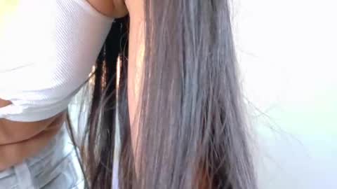   online show from November 12, 2025, 11:43 am