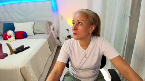 Samanta Stone online show from June 4, 2026, 9:32 pm