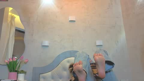 samantha_and_bastian online show from May 12, 2026, 3:36 am