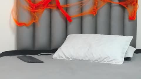 samantha_scottt online show from October 23, 2025, 9:02 pm