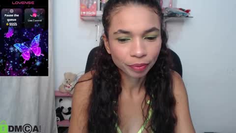 Snapshot of samanthaa_queen chatting on December 3, 2024, 11:11 am sam online show from December 3, 2024, 11:11 am