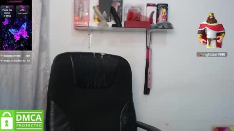 Snapshot of samanthaa_queen chatting on February 19, 2025, 2:01 pm sam online show from February 19, 2025, 2:01 pm