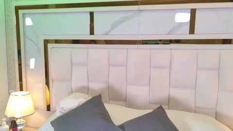 samanthaa_sm online show from December 22, 2025, 12:02 pm