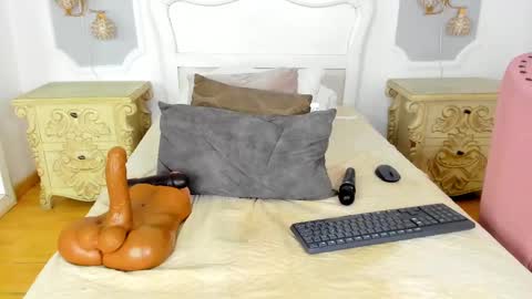Snapshot of samanthabrown69 chatting on February 19, 2025, 6:33 am Samantha online show from February 19, 2025, 6:33 am