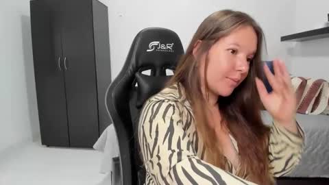 Samantha samy online show from September 28, 2025, 7:52 pm