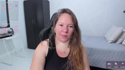 Samantha samy online show from October 14, 2025, 3:07 am