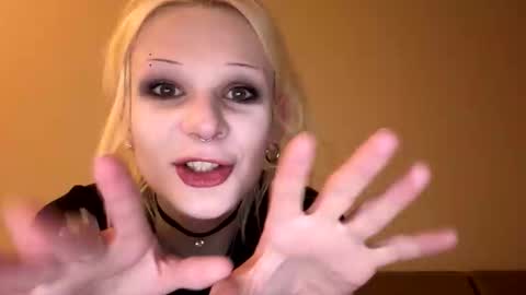 Samantha online show from April 21, 2026, 4:23 pm