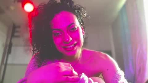 Snapshot of samanthasayten chatting on February 19, 2025, 8:52 pm Samantha SayTen online show from February 19, 2025, 8:52 pm