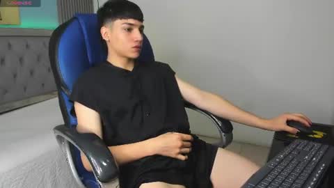 Snapshot of samblack_ chatting on July 3, 2026, 1:28 pm Sam online show from July 3, 2026, 1:28 pm