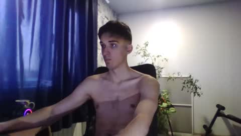 multitooman online show from November 14, 2025, 8:46 am