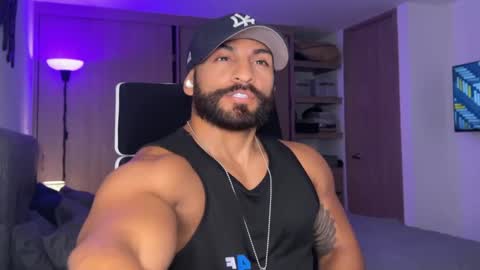 Snapshot of samdornan chatting on January 15, 2025, 4:00 pm Sam Dornan online show from January 15, 2025, 4:00 pm