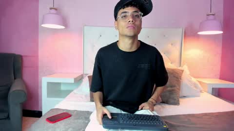 Snapshot of samfrrost chatting on June 4, 2026, 12:22 pm Samfrrost online show from June 4, 2026, 12:22 pm