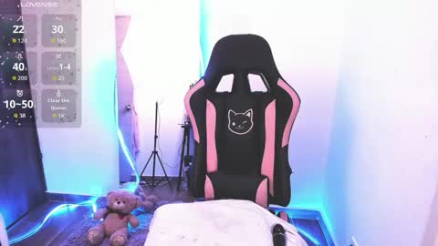 samiacooper25 online show from November 5, 2025, 9:42 am