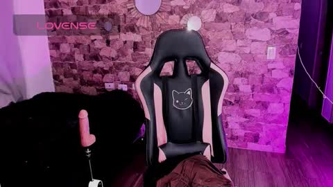 samiacooper25 online show from March 21, 2026, 9:25 am