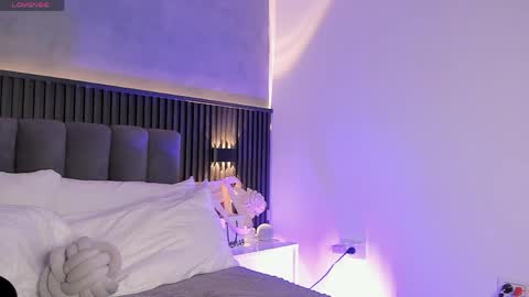 sammycutee online show from April 14, 2026, 3:45 am