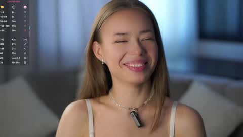 Vivienne online show from June 2, 2026, 2:13 am