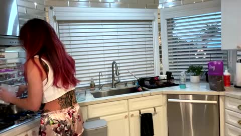 SammyandViolet online show from September 9, 2025, 2:11 am