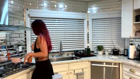 SammyandViolet online show from September 21, 2025, 2:02 am