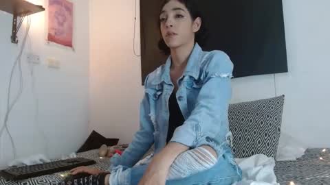 Samantha ferrer online show from March 8, 2025, 5:49 am