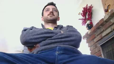 Snapshot of samthebully chatting on January 8, 2026, 8:33 pm SamTheBully online show from January 8, 2026, 8:33 pm