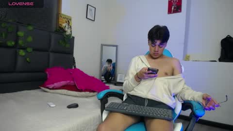 Snapshot of samuel_dark chatting on April 11, 2026, 12:48 am samuel_dark online show from April 11, 2026, 12:48 am