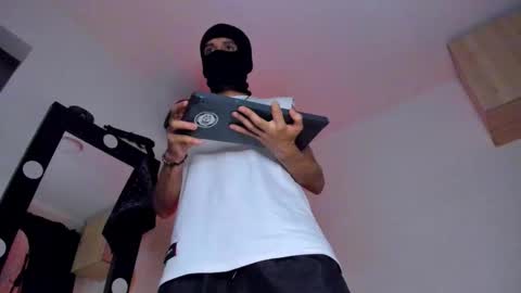   online show from December 19, 2025, 1:34 am