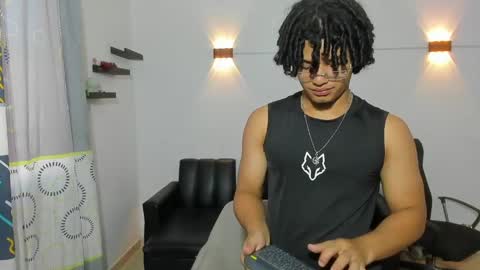 Snapshot of samxx_muscle chatting on May 18, 2026, 2:45 pm samxx_muscle online show from May 18, 2026, 2:45 pm
