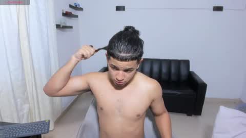 Snapshot of samxx_muscle chatting on June 10, 2026, 12:48 pm samxx_muscle online show from June 10, 2026, 12:48 pm
