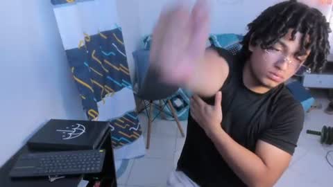 samxx_muscle online show from July 18, 2026, 4:11 pm