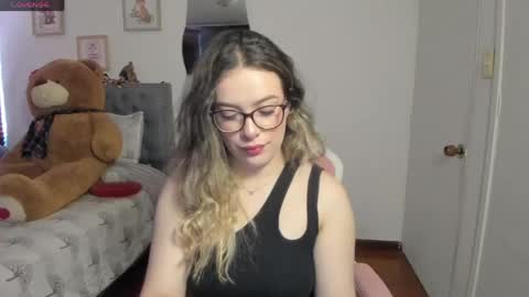 Snapshot of samysweet_8 chatting on May 1, 2026, 1:37 pm Samanta online show from May 1, 2026, 1:37 pm