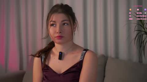 Emma  online show from November 24, 2025, 1:27 am