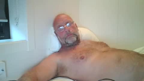 sandnesrune523 online show from September 17, 2025, 5:09 am