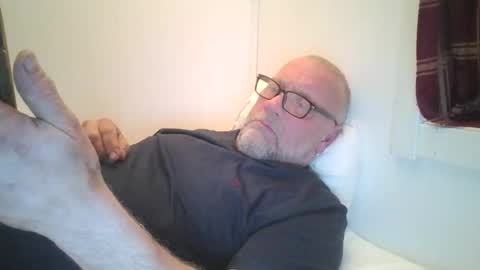 sandnesrune523 online show from February 17, 2026, 4:57 pm