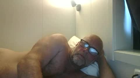 sandnesrune523 online show from May 16, 2026, 6:39 pm