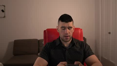 Snapshot of sandow_ chatting on May 25, 2026, 8:48 pm Sandow online show from May 25, 2026, 8:48 pm