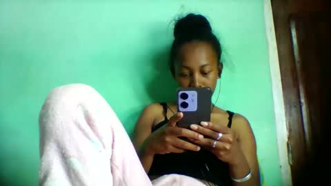 Snapshot of sandra1253099 chatting on April 10, 2026, 7:13 am sandra1253099 online show from April 10, 2026, 7:13 am