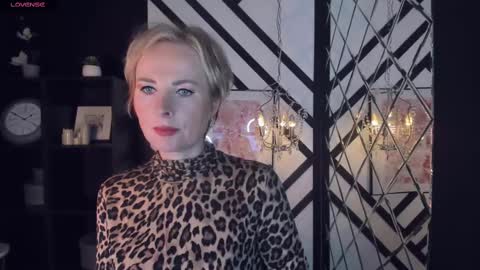 Sandra online show from February 12, 2025, 5:37 am