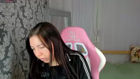 Snapshot of sandra_rosss chatting on June 18, 2026, 1:06 am Sandra online show from June 18, 2026, 1:06 am