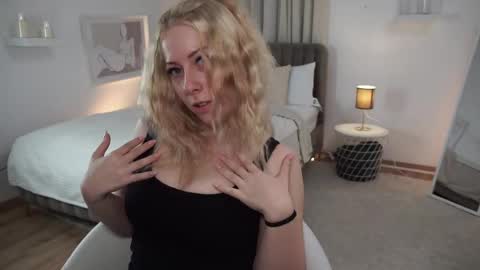 Szandra online show from September 24, 2025, 4:32 pm